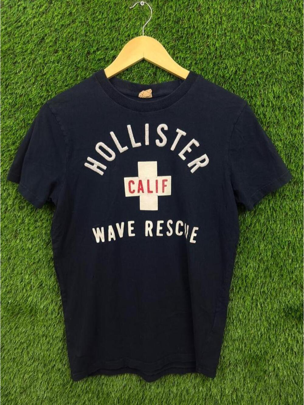 Hollister California Wave Rescue Embroidered Navy Graphic T-Shirt Size M